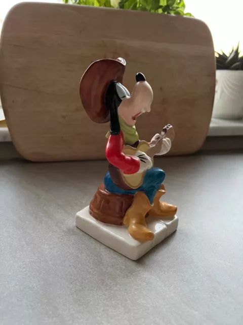 Goofy als Cowboy mit Gitarre - Goebel Disney Hummel Figur