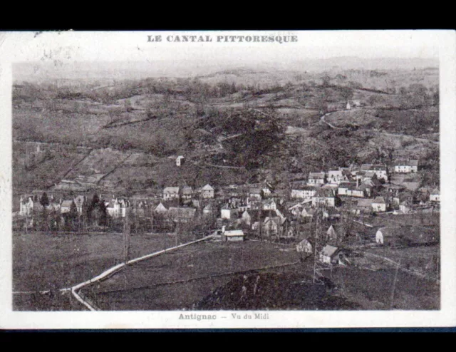 ANTIGNAC (15) VILLAS & EGLISE en vue aérienne en 1938