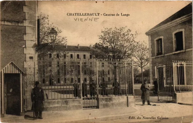 CPA MILITAIRE Chatellerault-Caserne de Laage (317547)