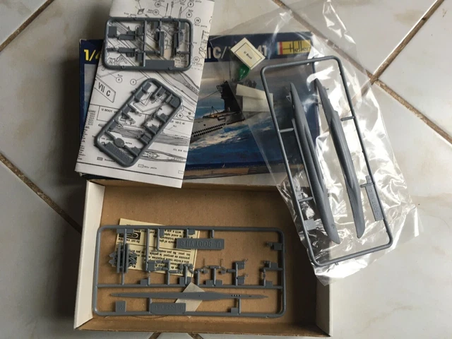 Maquette sous-marin U-Boot Type XXI U 2540 - Maquette en coupe avec