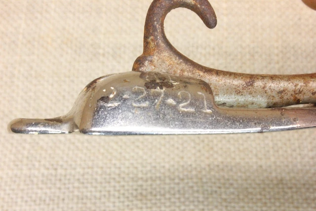 4 Coat Hooks Clothes Hanger Fold Up Arm Old Laundry Bath Vintage 1921 Patent 8