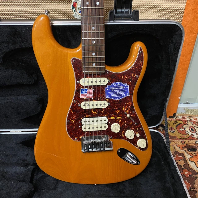 Красивый стратокастер. American deluxe stratocaster. American deluxe stratocaster. Фендер 2000 годов. The anniversary stratocaster.