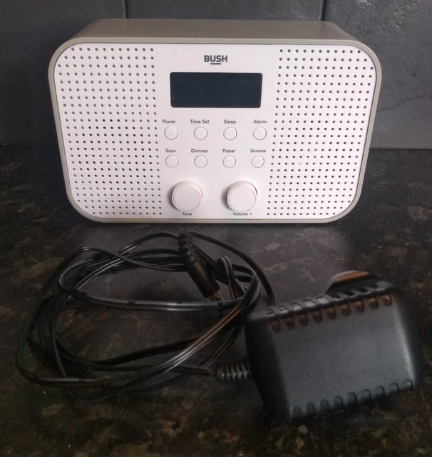 Radio e allarme Bush FM (W0321) e adattatore di alimentazione, grotta uomo, garage, roulotte