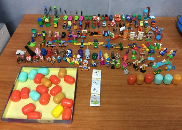 HUGE LOT OF 122 Kinder Surprise Toys $49.99 - PicClick AU