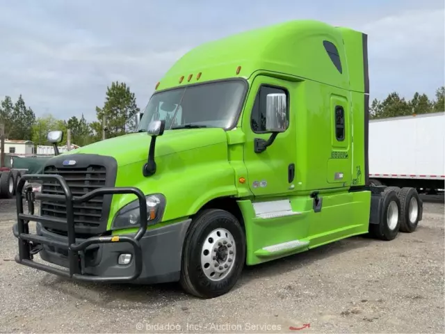 2017 Freightliner Cascadia 125 T/A Sleeper Truck Tractor Detroit Manual bidadoo