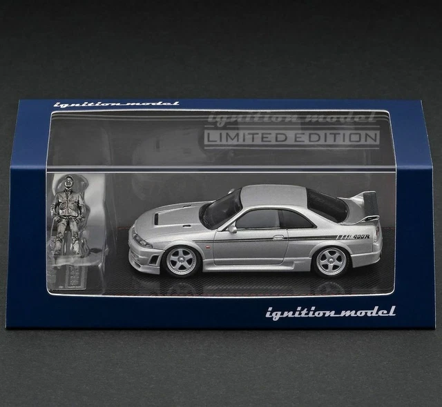 Nissan Skyline GTR R33 Ignition Model 1/18 – Rouge Matsuda Street, Avec Figurine