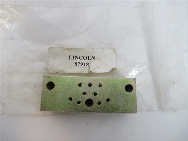 Lincoln 87918 , Modular UV/UC Divider Valve Inlet Block