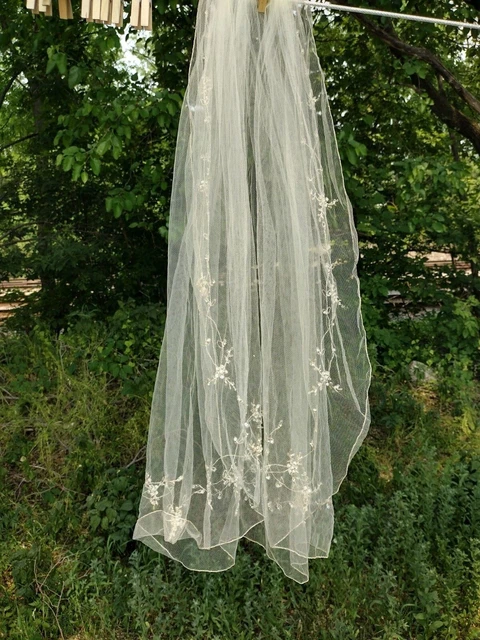 Davids Bridal veil