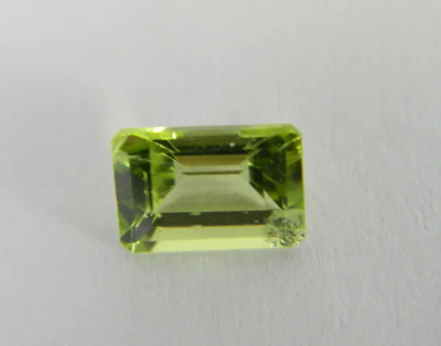 1.035 Carats Natural Green Arizona Peridot Faceted Gemstone Octagon PRT96