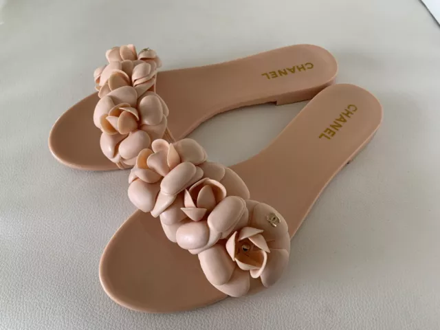 CHANEL 2020 LIGHT pink Camellia Slides/Sandals Womens size 39 (US