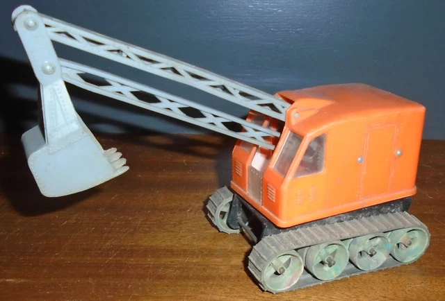Tracteur 1:32 métal CLAAS ARION 540 avec pelle mécanique - Vert - 29.99
