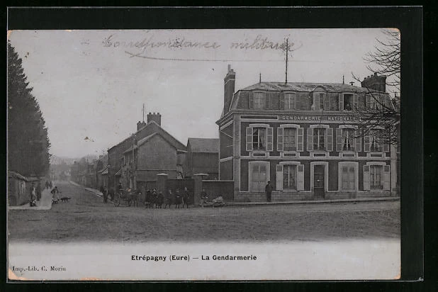 CPA Etrépagny, La Gendarmerie 1914