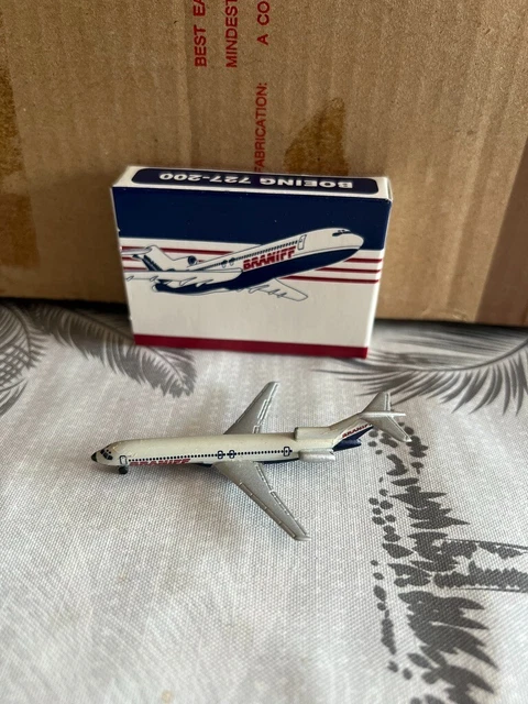 Braniff International Airways Boeing 727-200 Die-Cast Modela