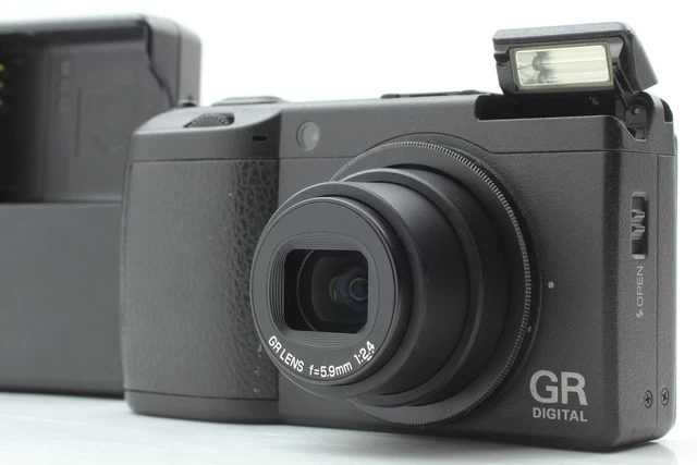 [Near MINT + Battery & Charger] RICOH GR DIGITAL II 2 10.1MP Camera From JAPAN