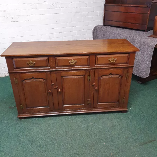 Titchmarsh & Goodwin Solid Oak Furniture Sideboard/Dresser Base/Plasma Tv Stand