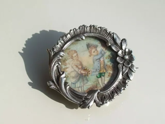 CHARMANTE BROCHE ANCIENNE XIXème en ARGENT avec PEINTURE MINIATURE SOUS VERRE