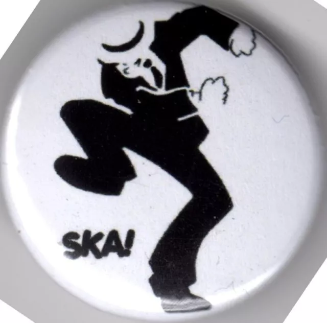 SKA MAN PIN BUTTON BADGE 25mm MADNESS - SPECIALS SELECTER BAD MANNERS 2TONE BEAT