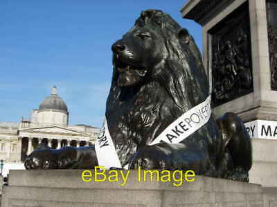 Photo 6x4 Lion, Nelson's Column, Trafalgar Square London The four bronze  c2005