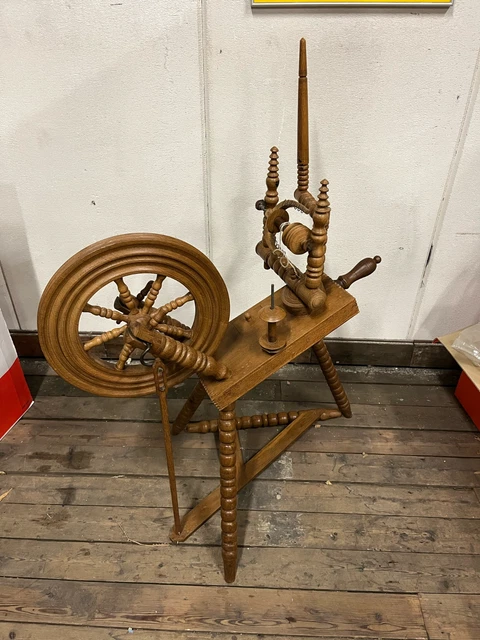 Rueda giratoria holandesa sajonia con Distaff (mediados de siglo)