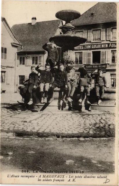 CPA AK L'Alsace reconquise A MASSEVAUX Les petits alsaciens saluent (366663)