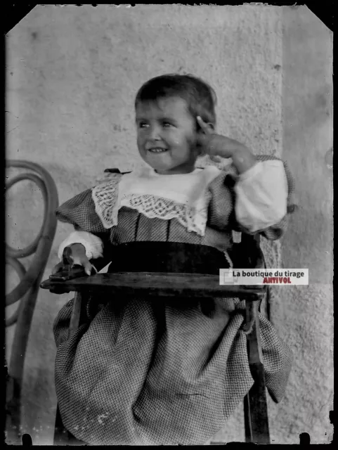 Plaque verre photo ancienne négatif noir et blanc 9x12 cm enfant vintage France