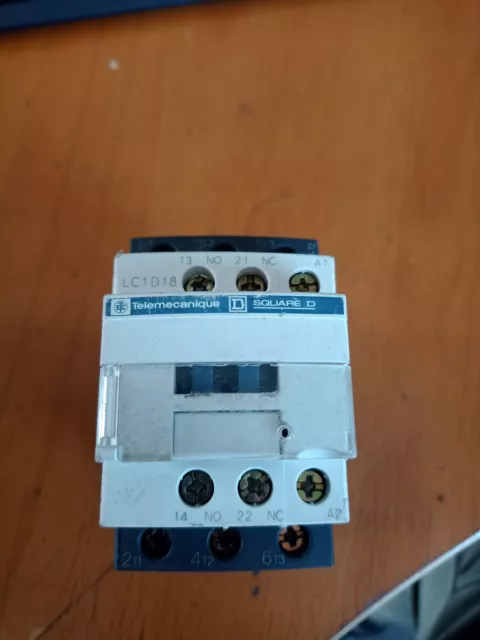 3-pole contactor 18A coil 220V AC LC1D18M7 /#F W0CH 0115 C1H3