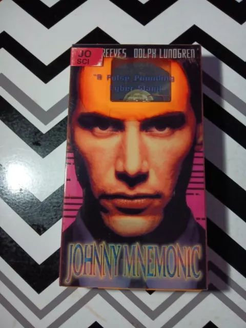 Johnny Mnemonic (VHS, 1995) Keanu Reeves ex Hollywood Video TESTED and WORKS