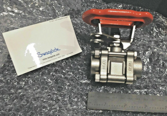 SWAGELOK BALL VALVE CF3M - 1/2 Pipe Socket Weld / 1/2