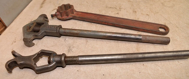 3 water hydrant valve wrench Rockwell Nordstrom L7, Akron 15, Pollard tool lot