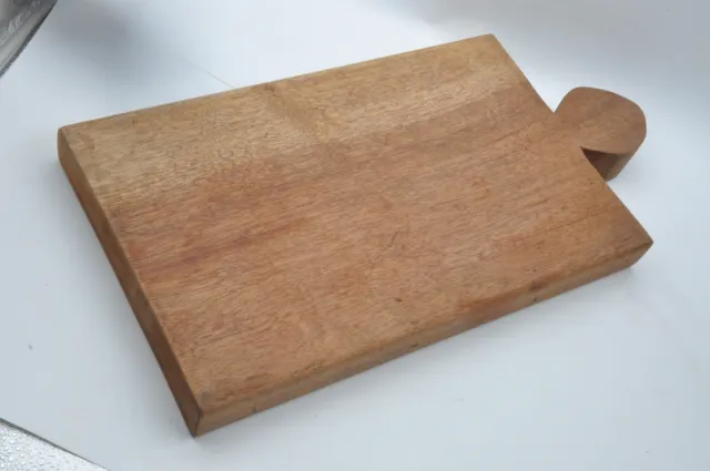 Ancienne planche en bois à découper en cuisine collection art populaire table