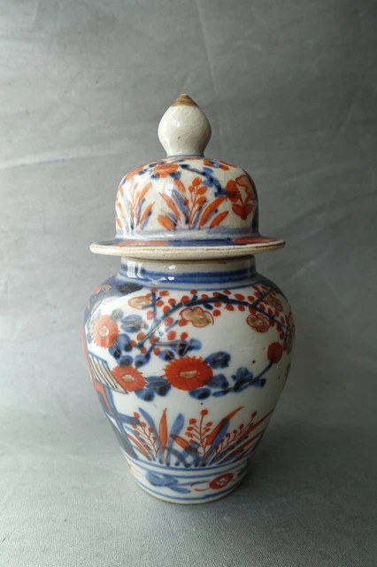 Pot couvert en porcelaine du Japon décor  Imari