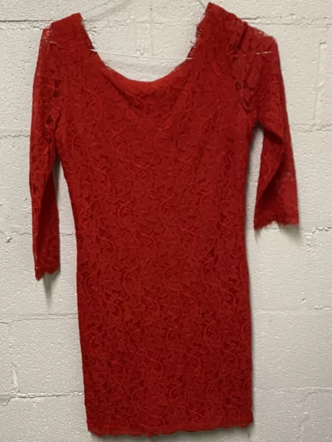 DIANE VON FURSTENBERG Size 10 red Red Lace 3/4 Sleeve Mini Dress Back Zip Lined