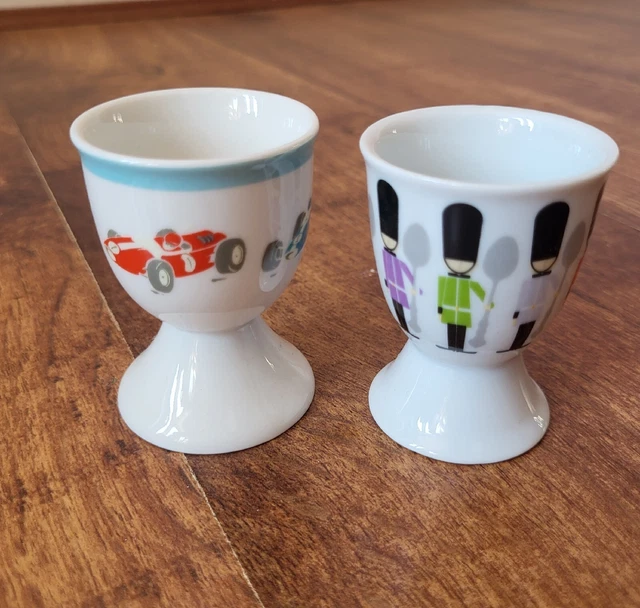 2 x Cath Kidston Racing auto, soldati, coppe uova in ceramica, retrò vintage.