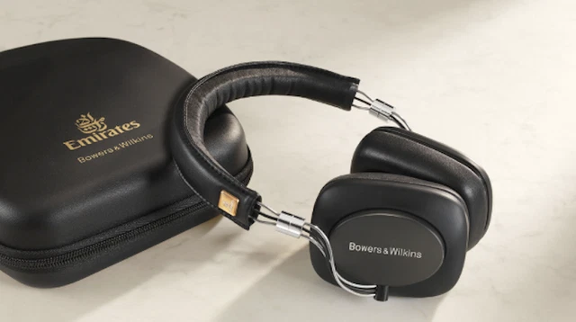 EMIRATES AIRLINE FIRST Class Bowers and Wilkins Headphones EUR 97