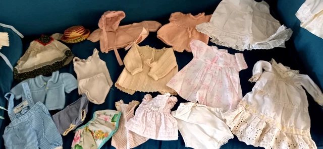 lot anciens  HABITS poupées de Barbie à moyenne taille