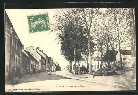 CPA Alligny-Cosne, La Place, vue de la rue 1914