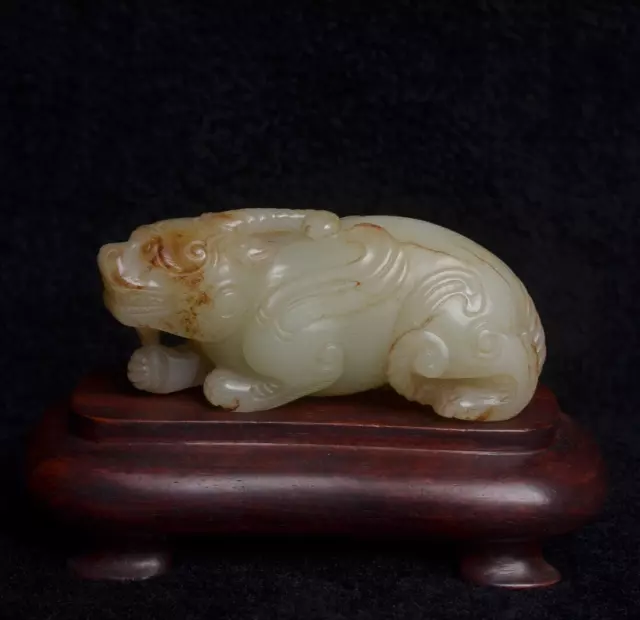 FINE CHINESE OLD HeTian JADE CARVED LUCKY BEAST STATUE