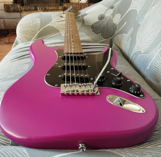 Strat lilas mate\PAS DE VENTE EN JUIN\