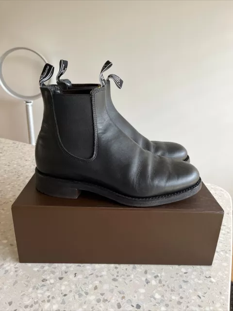 R.M.Williams Gardener Commando Leather Chelsea Boots in Black