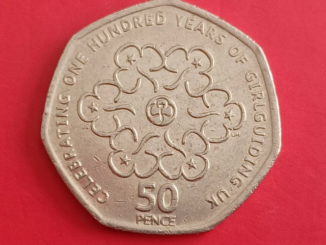 GB 50P COIN 2010 Celebrating 100 years of Girl Guiding UK , Circulated