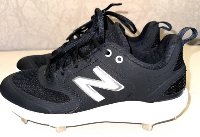 New Balance Softball Cleats Womens Size 8.5 B Fresh Foam Velo V3 Black & White