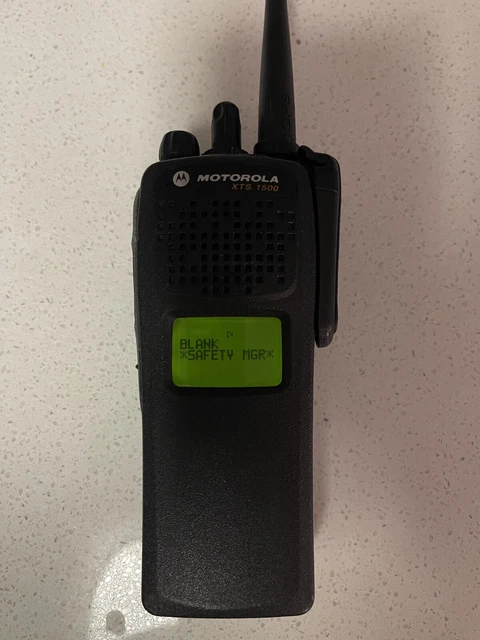 Motorola XTS1500 Portable Radio UHF R2 450-520