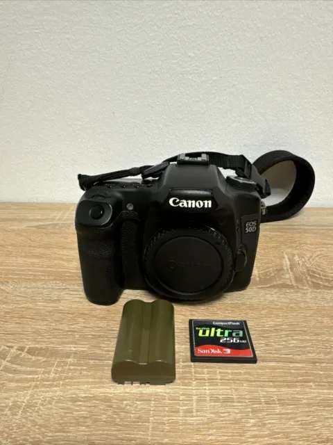 Canon EOS 50D 15.1MP Digitalkamera - Schwarz (Nur Gehäuse) Displayschaden!