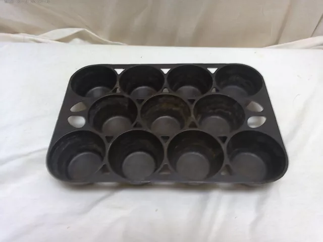 Vintage GRISWOLD Cast Iron NO 10 Popover Muffin Pan 949 B Erie PA USA 11 Cup