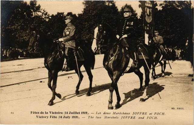 CPA AK Militaire Fetes de la Victorie (361476)