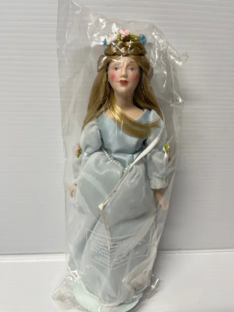 Vintage 1984 CINDERELLA Avon Fairy Tale collection 9” Porcelain Doll Sealed