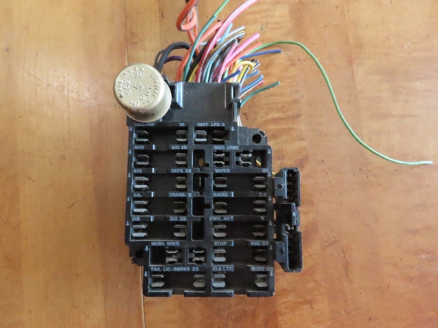 Oem Gm Under Dash Firewall Glass Buss Fuse Block Assembly Parts Or Repair