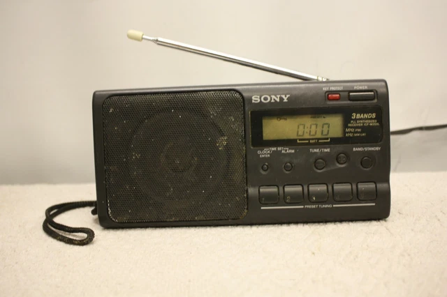 RADIO SONY 3 Bands Pll Synthetized Receiver Icf-M750L + Cable Alimentation EUR 20,00 - FR