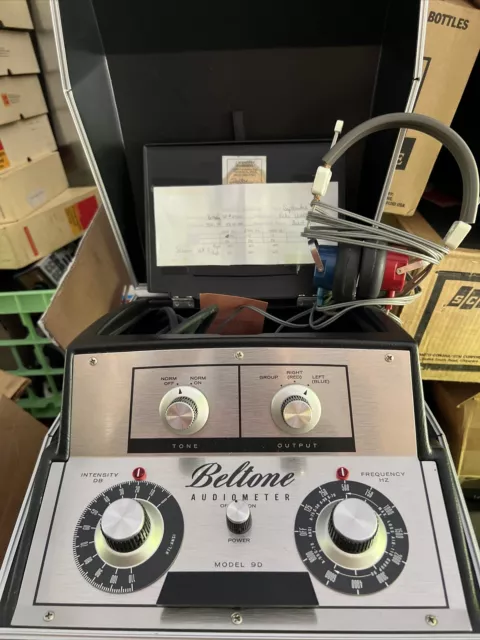 Beltone 9D Audiometer Hearing Tester With Headphones Works Great
