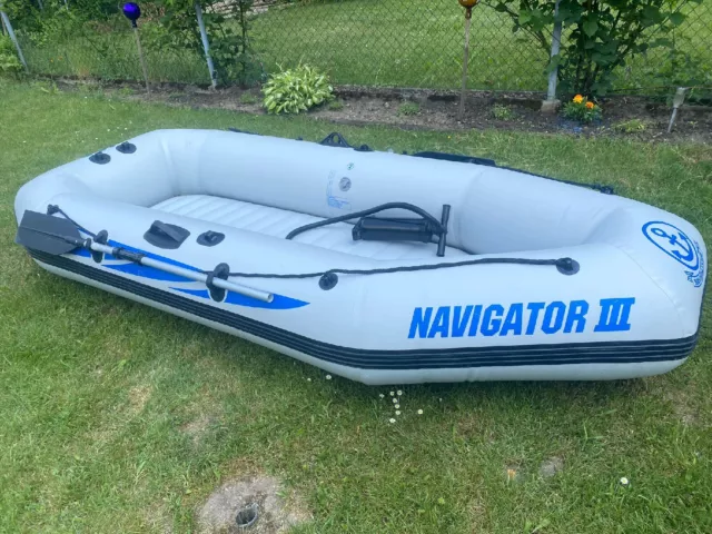 Schlauchboot NAVIGATOR III 400 mit MINN KOTA Battery  und Motorhalterung